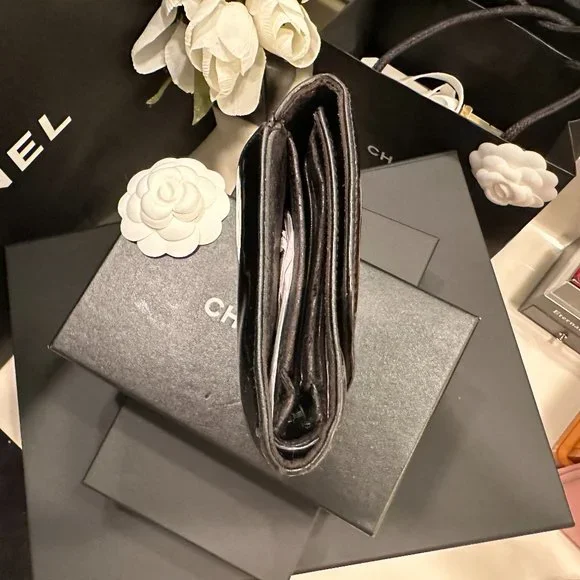 Black CHANEL PATENT LEATHER Wallet Double CC Short - Picture 3 of 16